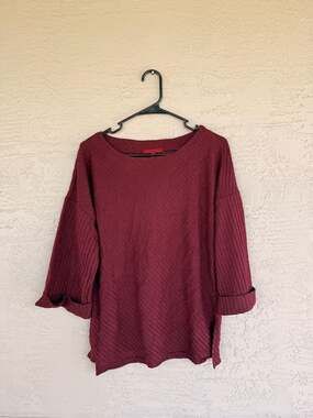 Red by BKE Burgundy Ribbed Knit Boat Neck Top - Size M